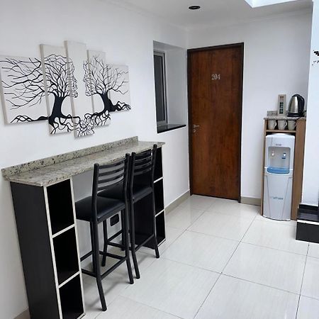 Hotel Quito บัวโนสไอเรส ภายนอก รูปภาพ