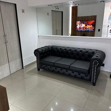 Hotel Quito บัวโนสไอเรส ภายนอก รูปภาพ