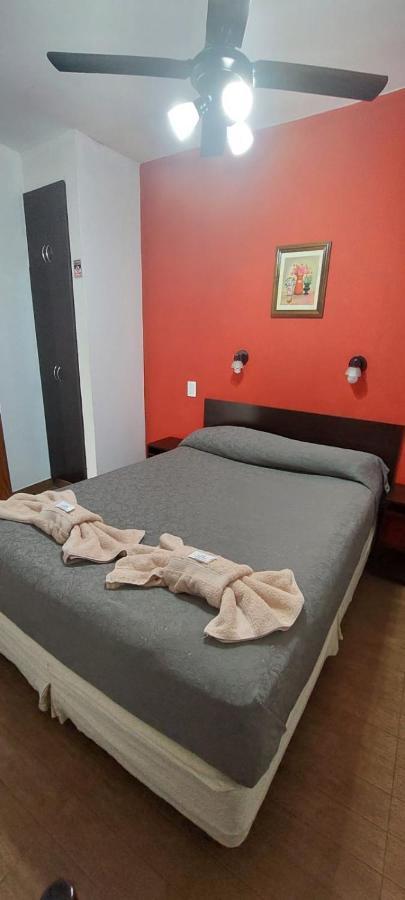 Hotel Quito บัวโนสไอเรส ภายนอก รูปภาพ