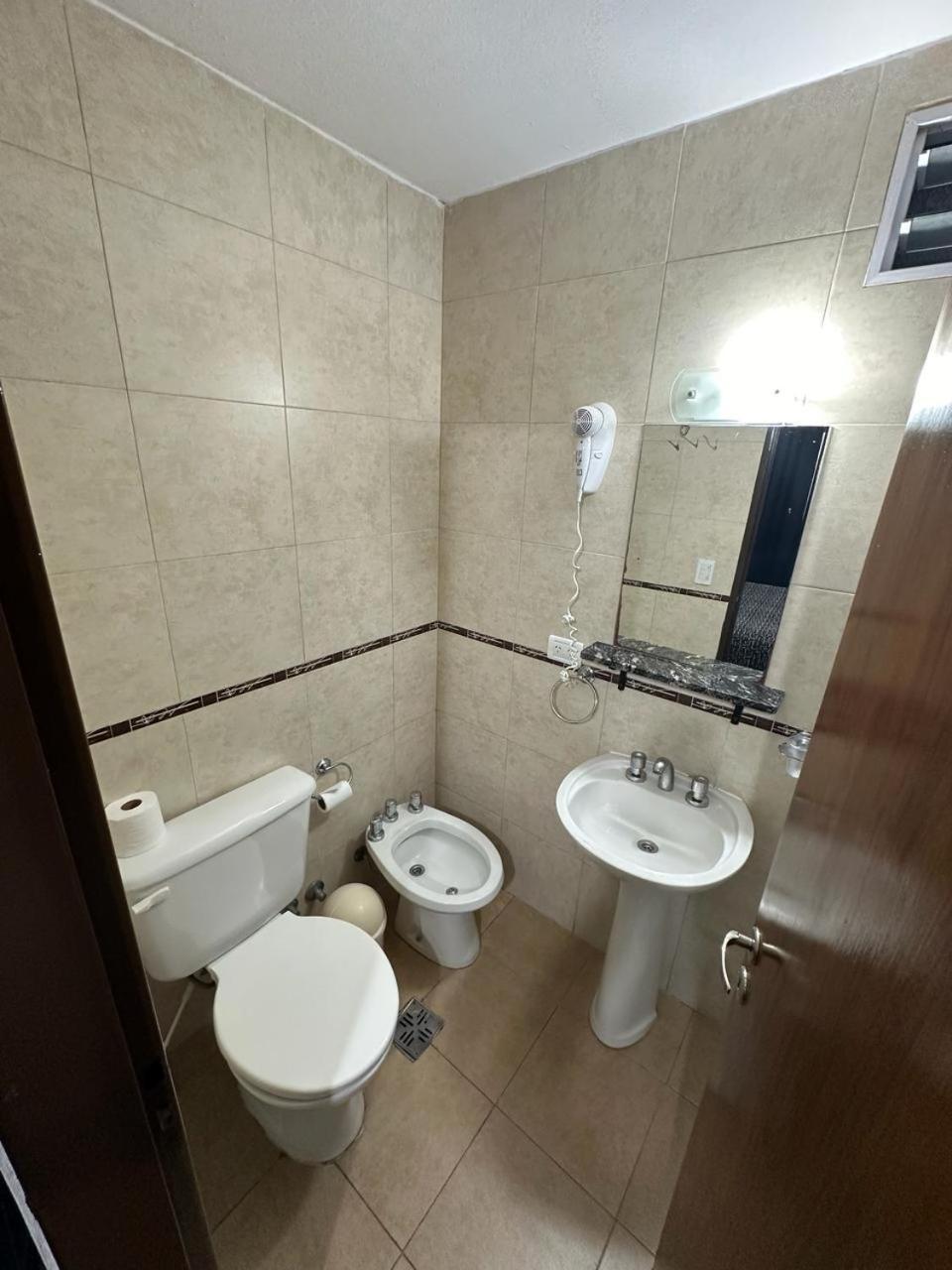 Hotel Quito บัวโนสไอเรส ภายนอก รูปภาพ