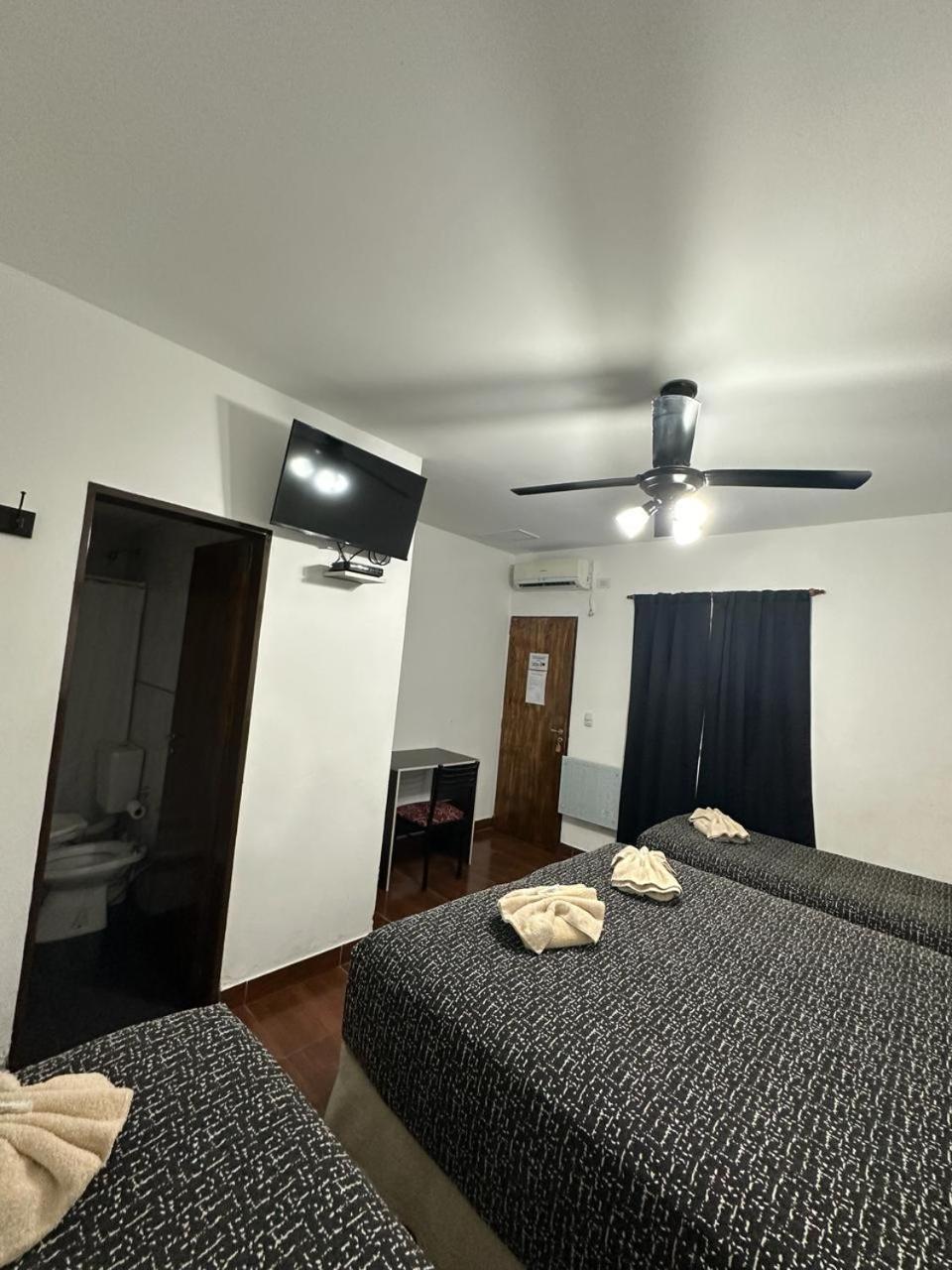 Hotel Quito บัวโนสไอเรส ภายนอก รูปภาพ